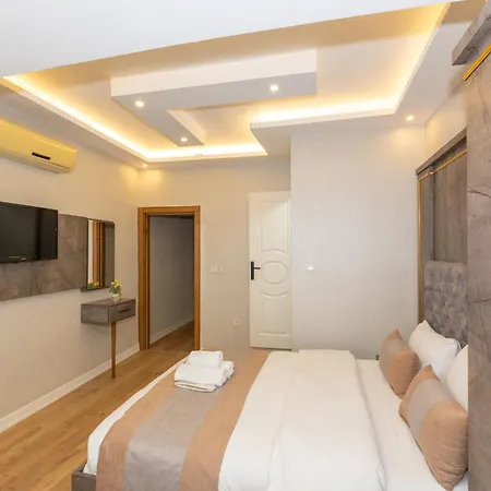 Taksim Brand Aparthotel 4*