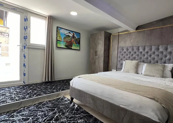 Taksim Brand Стамбул