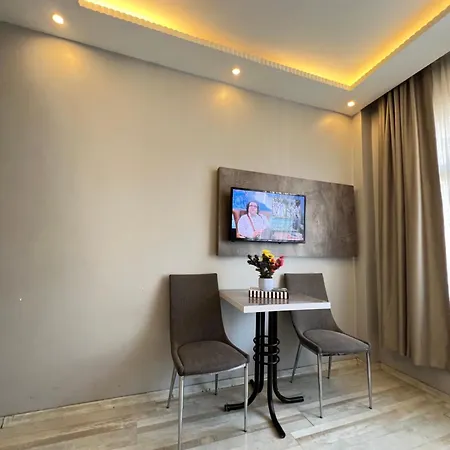 Ξενοδοχείο με διαμερίσματα Taksim Brand 4*