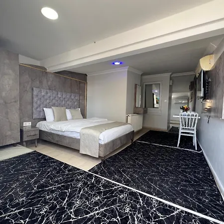Ξενοδοχείο με διαμερίσματα Taksim Brand 4*