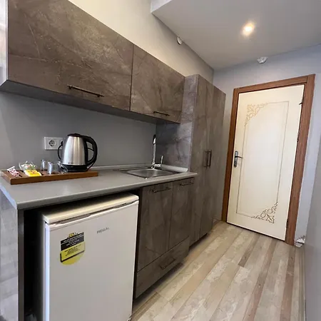 Ξενοδοχείο με διαμερίσματα Taksim Brand 4*